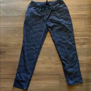 Lululemon on the fly pants